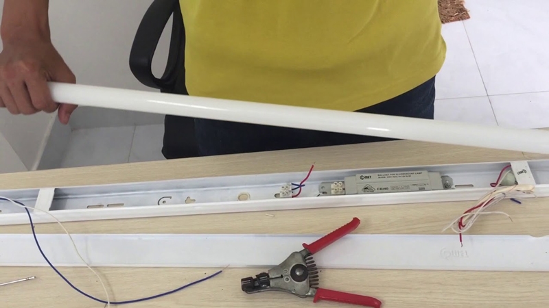 cách khắc phục bóng đèn tuýp không sáng